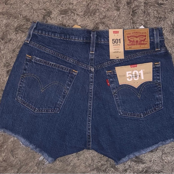 Levi’s 501 High Rise Shorts - Picture 4 of 4